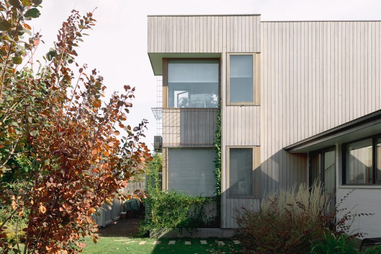 Image shows an energy efficient extension in Canberra, with south-facing views.